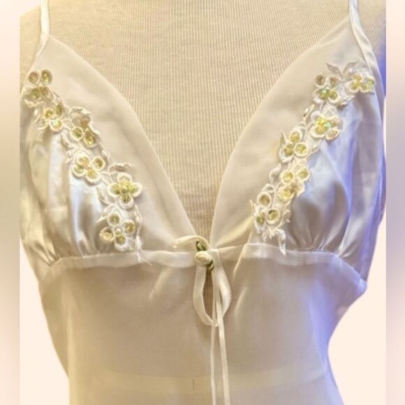 Sexy little chemise for your perfectly perfect Size Lg gorgeous ❤️ - Picture 4 of 8